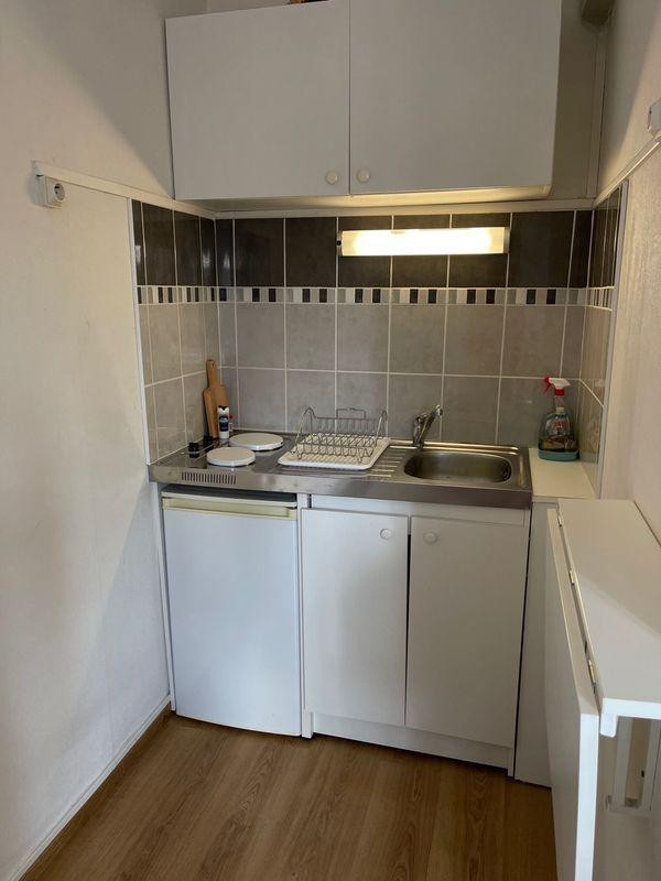 
                                                Location
                                                 Loue studio lille 100 m de la Catho