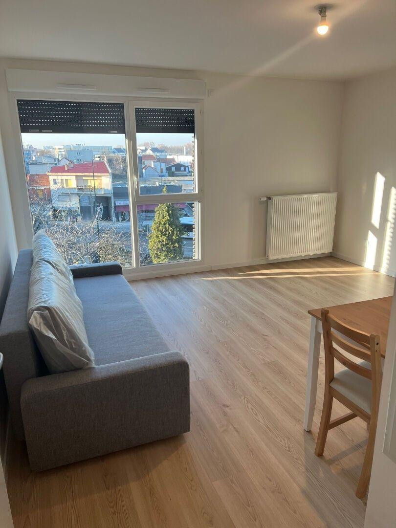 
                                                Location
                                                 Loue studio meublé 30m2 à Bagneux