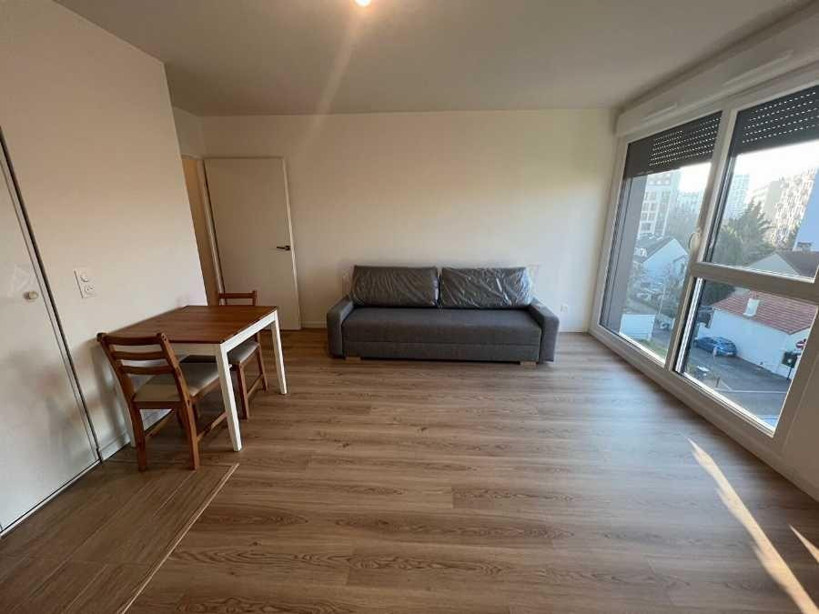 
                                                Location
                                                 Loue studio meublé 30m2 à Bagneux