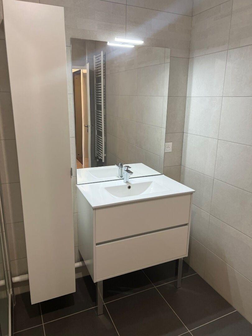 
                                                Location
                                                 Loue studio meublé 30m2 à Bagneux
