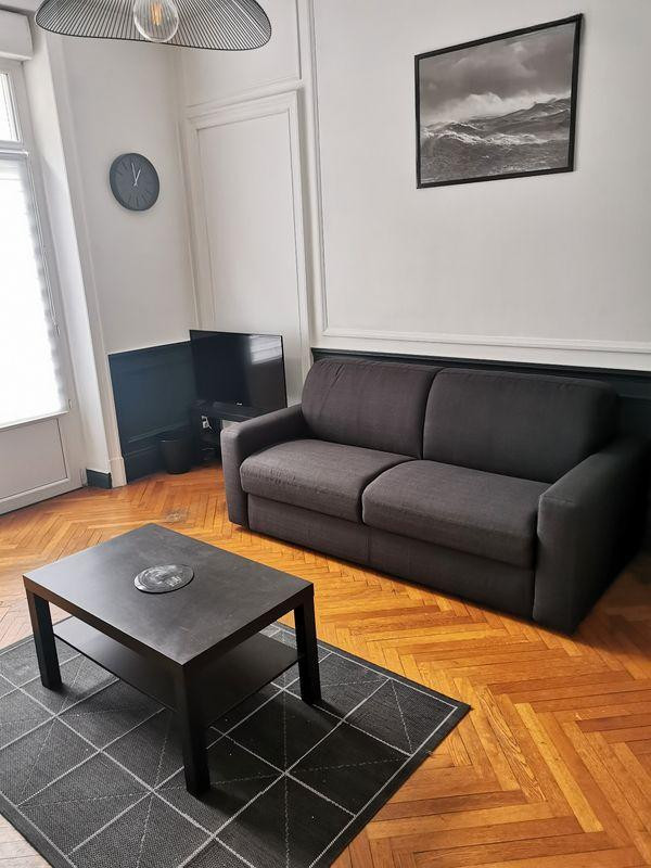 
                                                Location
                                                 Loue studio meublé