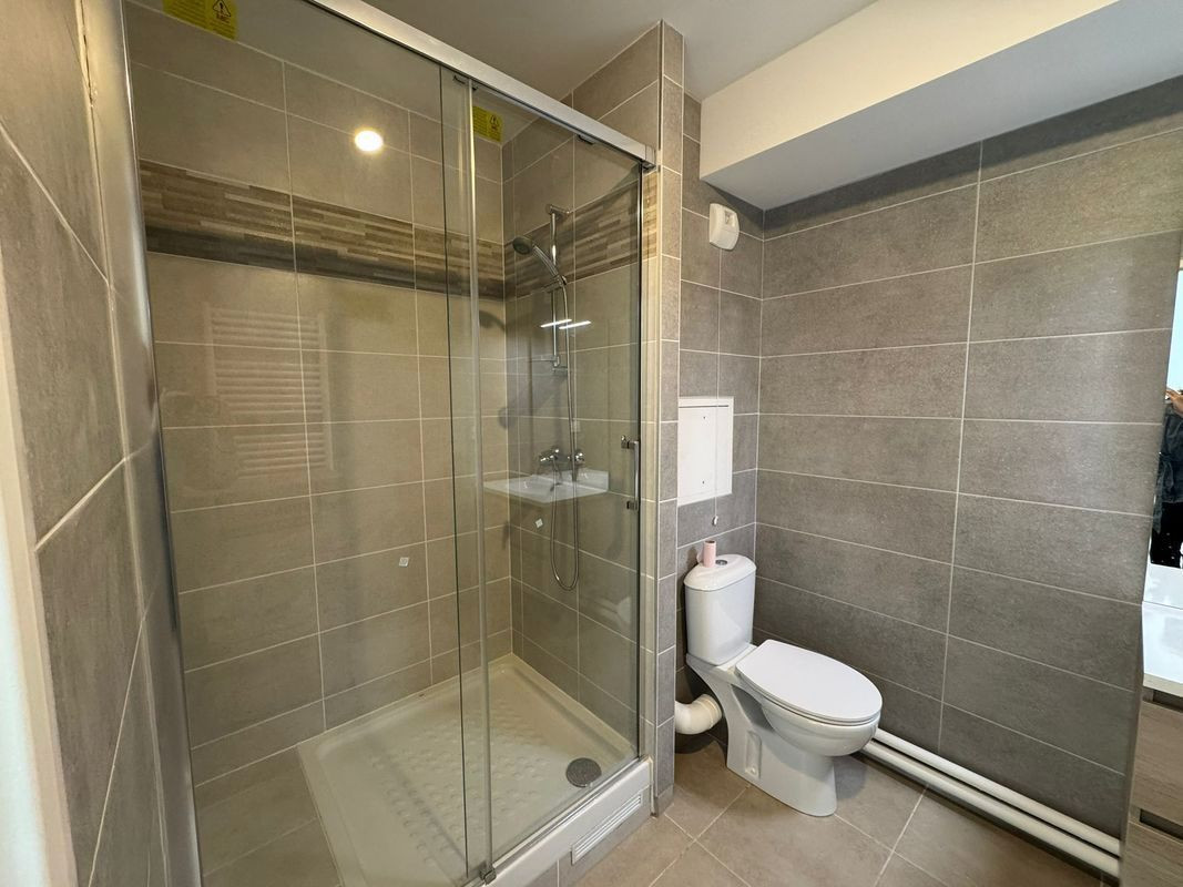 
                                                Location
                                                 Loue studio meublé à Asnières sur Seine