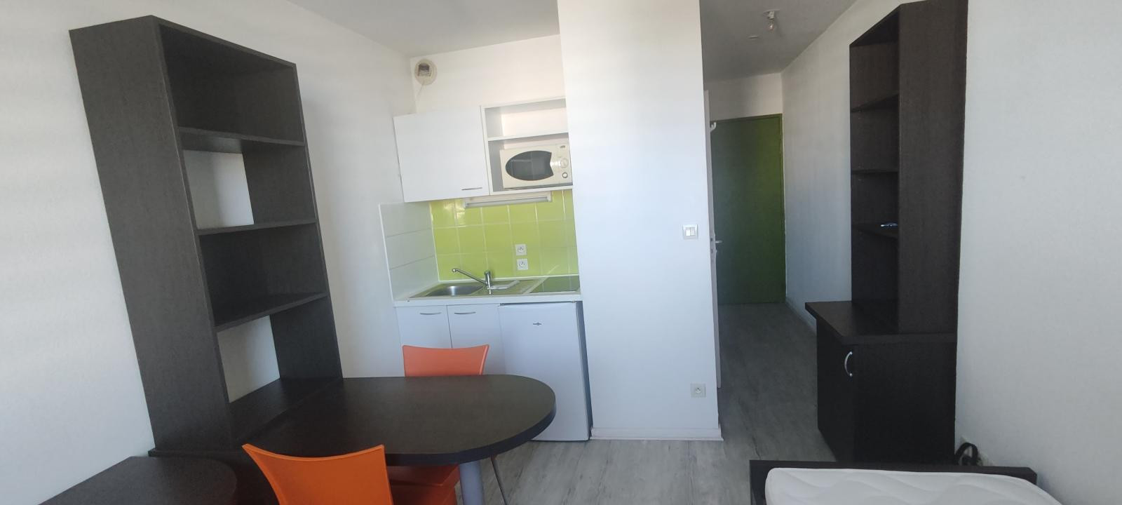 
                                                Location
                                                 Loue studio meublé à Nîmes Parc Arena Gardien