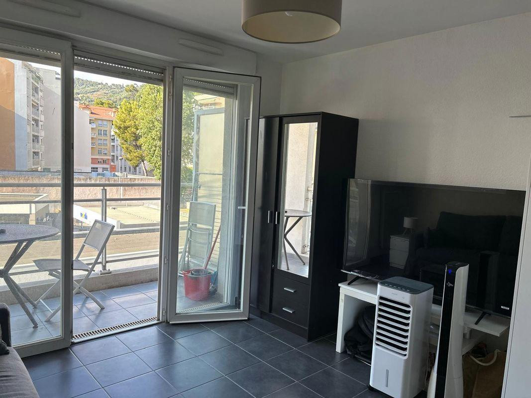 
                                                Location
                                                 Loue studio pour étudiant