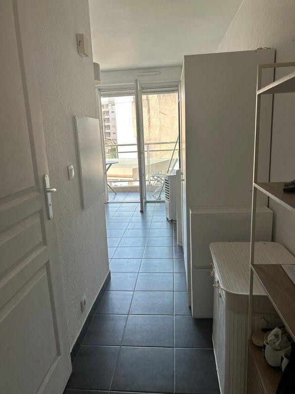 
                                                Location
                                                 Loue studio pour étudiant