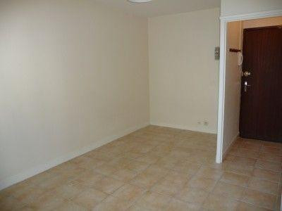 
                                                Location
                                                 Loue studio Tours proche Bretonneau
