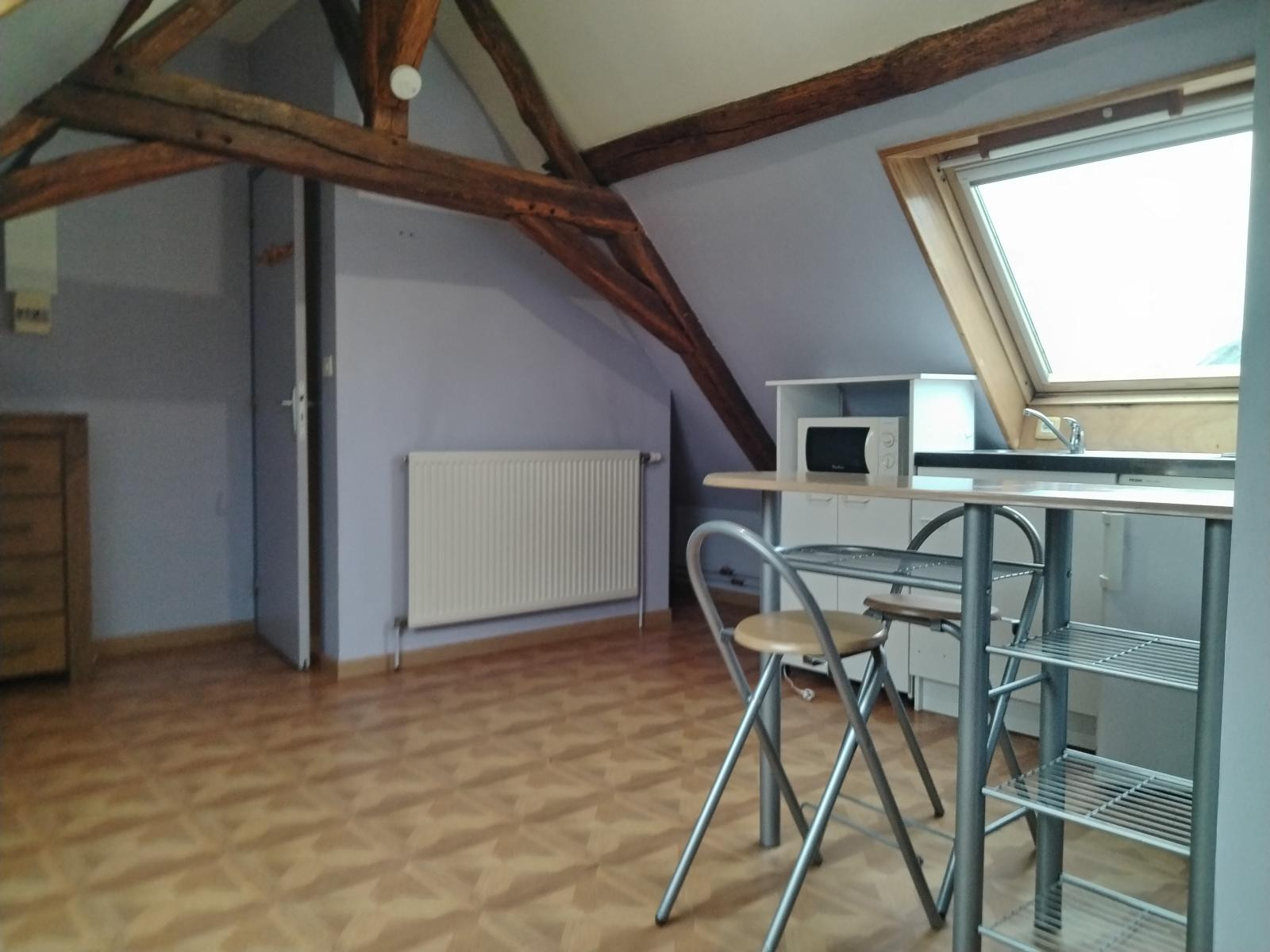 
                                                Location
                                                 Loue studio tout confort