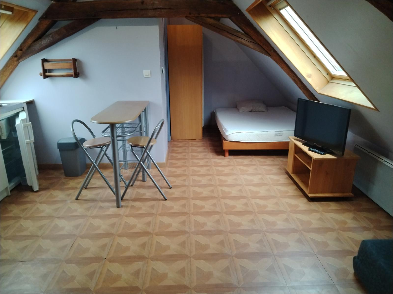 
                                                Location
                                                 Loue studio tout confort