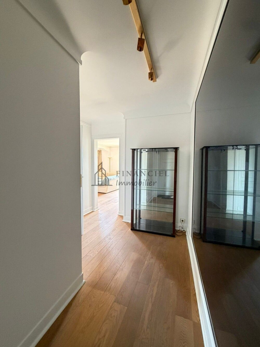 
                                                Location
                                                 LOUE SUPERBE 1/2 PIECES MEUBLE - TUILERIES