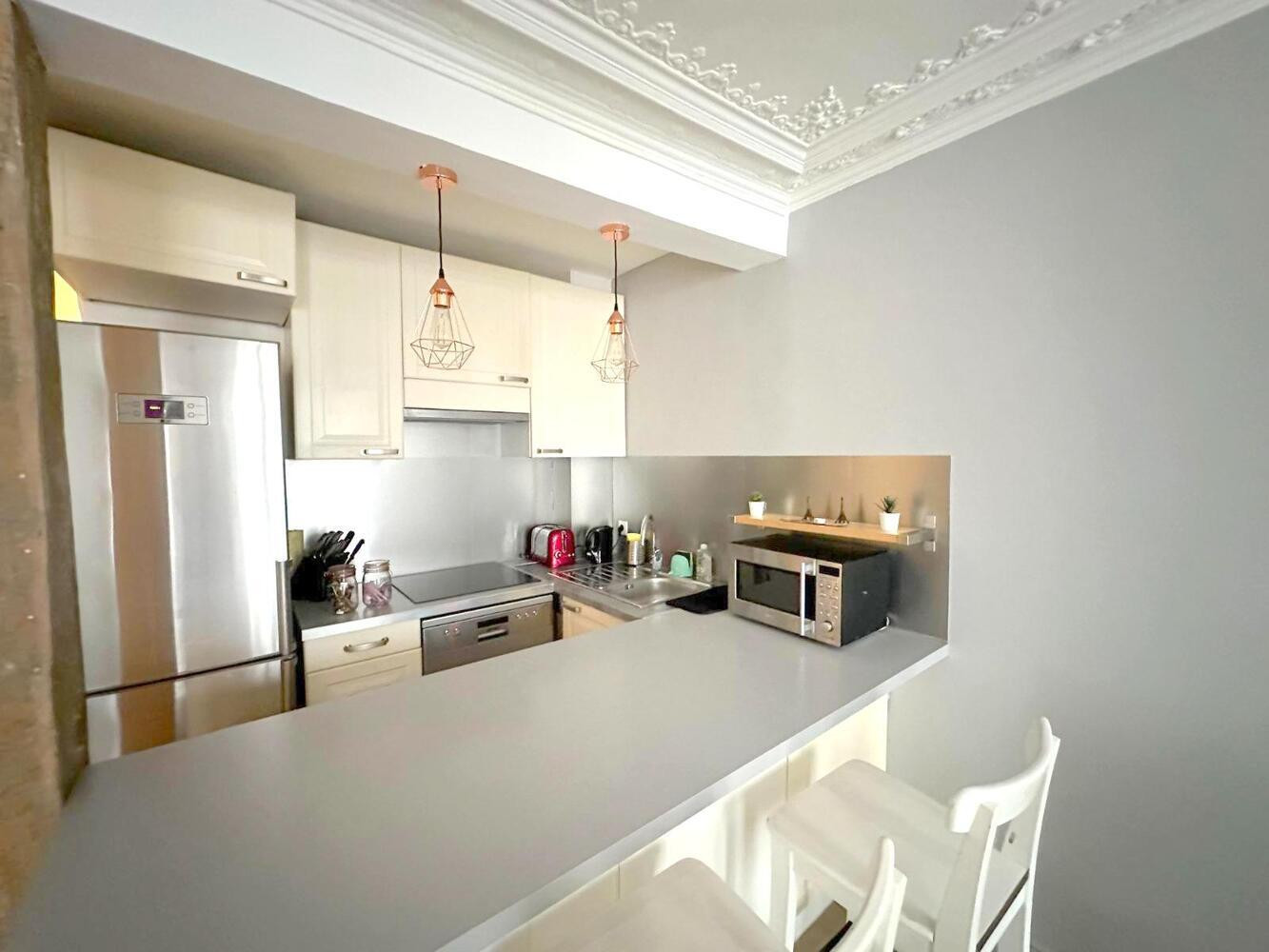 
                                                Location
                                                 LOUE SUPERBE 3 PIECES MEUBLE - 56 m²
