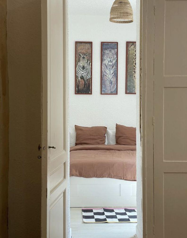 
                                                Location
                                                 Loue superbe appartement refait à neuf très calme