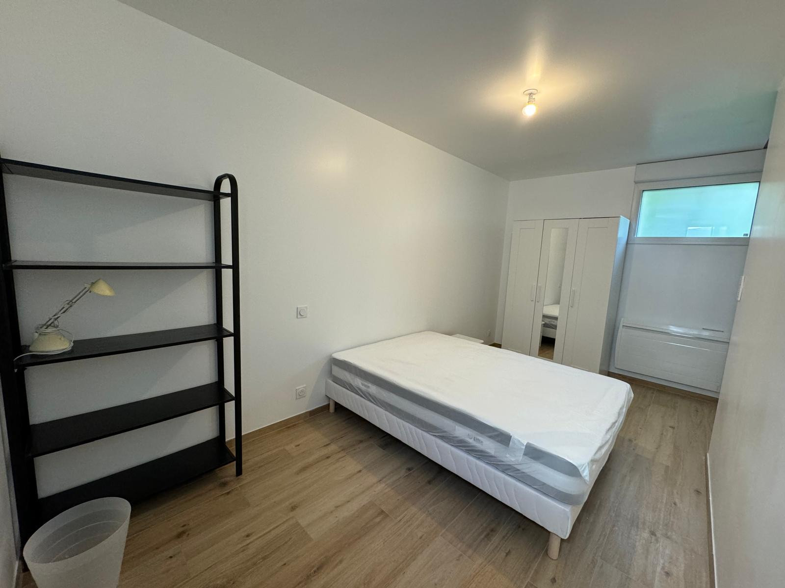 
                                                Location
                                                 Loue T1 Bis DUPLEX AVEC BALCON meublé neuf calme 3