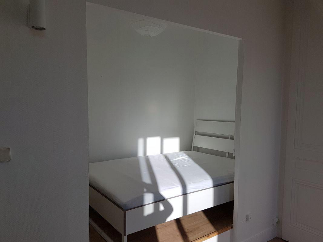 
                                                Location
                                                 LOUE T1 meublé 31.5m2 LYON Confluence