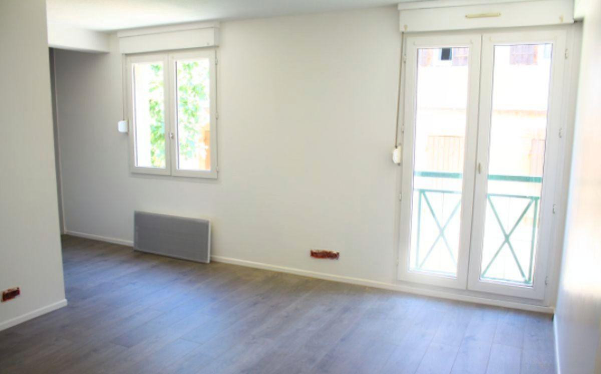 
                                                Location
                                                 Loue T1 studio meublé quartier Médiathèque