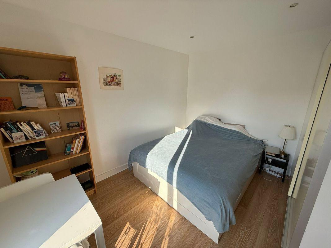 
                                                Location
                                                 Loue T1Bis Montmartre Abbesses 33 m2 meublé 1300 €