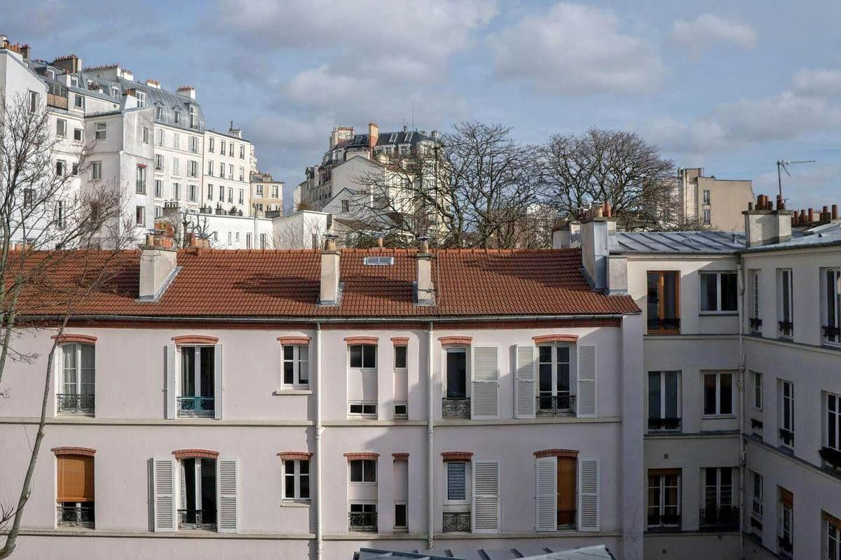 
                                                Location
                                                 Loue T1Bis Montmartre Abbesses 33 m2 meublé 1300 €