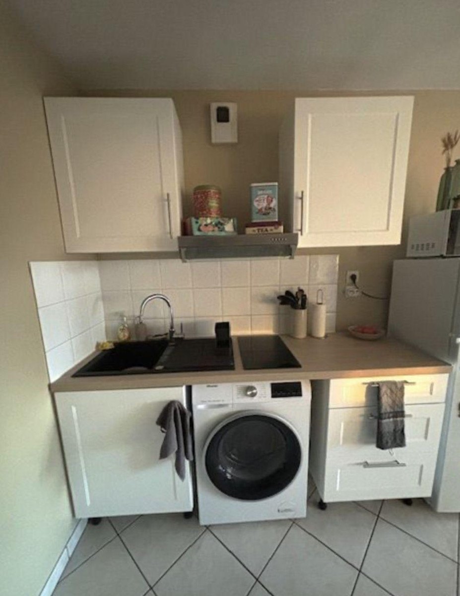 
                                                Location
                                                 Loue T2 42m² avec parking à Croix de Pierre