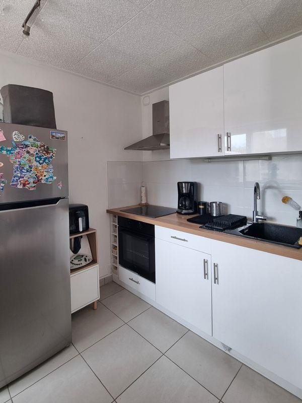 
                                                Location
                                                 Loue T2 45m2 quartier Timone
