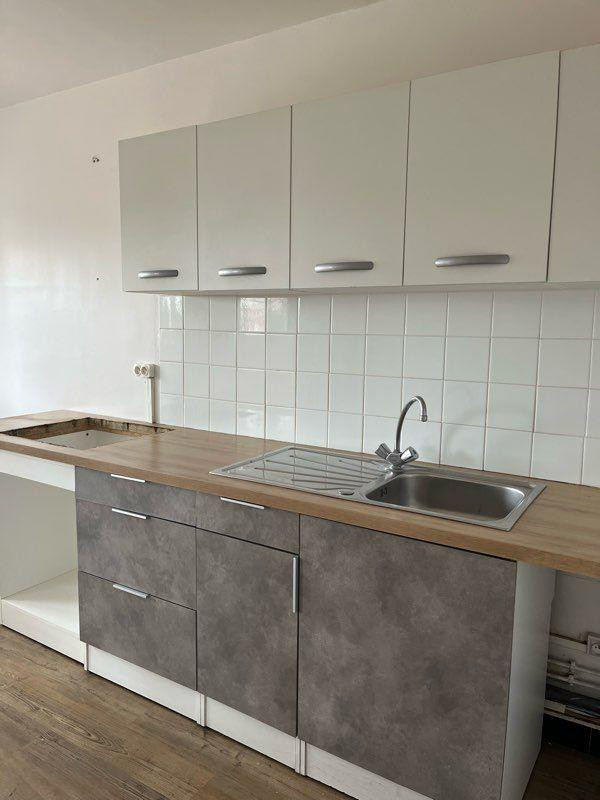 
                                                Location
                                                 Loue T2 bis