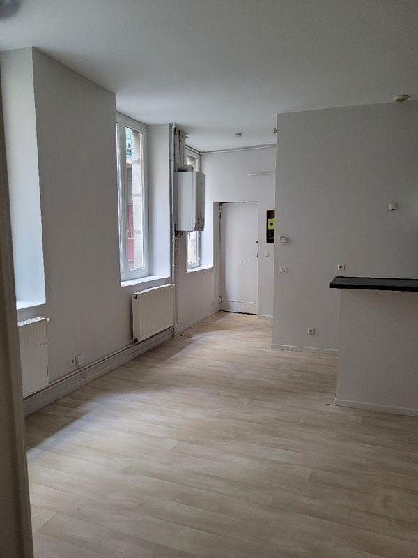 
                                                Location
                                                 Loue T2 de 52m2