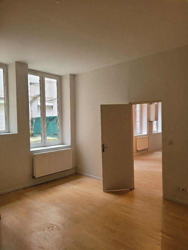 
                                                Location
                                                 Loue T2 de 52m2