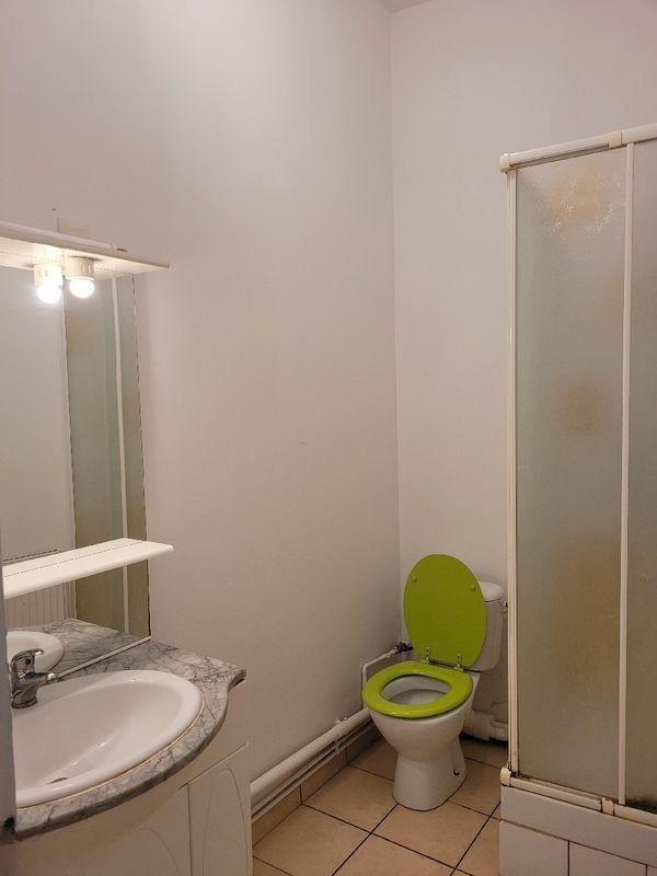 
                                                Location
                                                 Loue T2 de 52m2