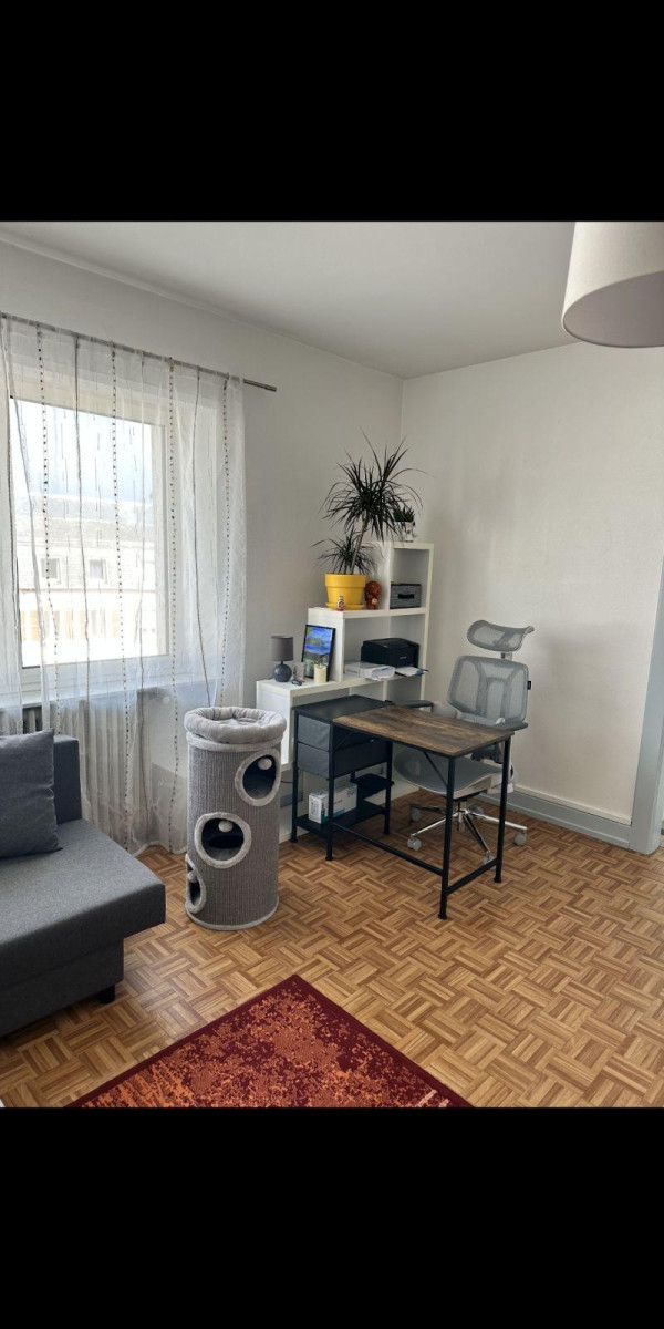 
                                                Location
                                                 Loue T2 de 64 M2 entièrement meublé rénové