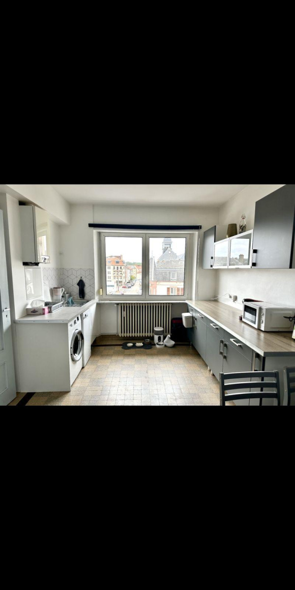 
                                                Location
                                                 Loue T2 de 64 M2 entièrement meublé rénové