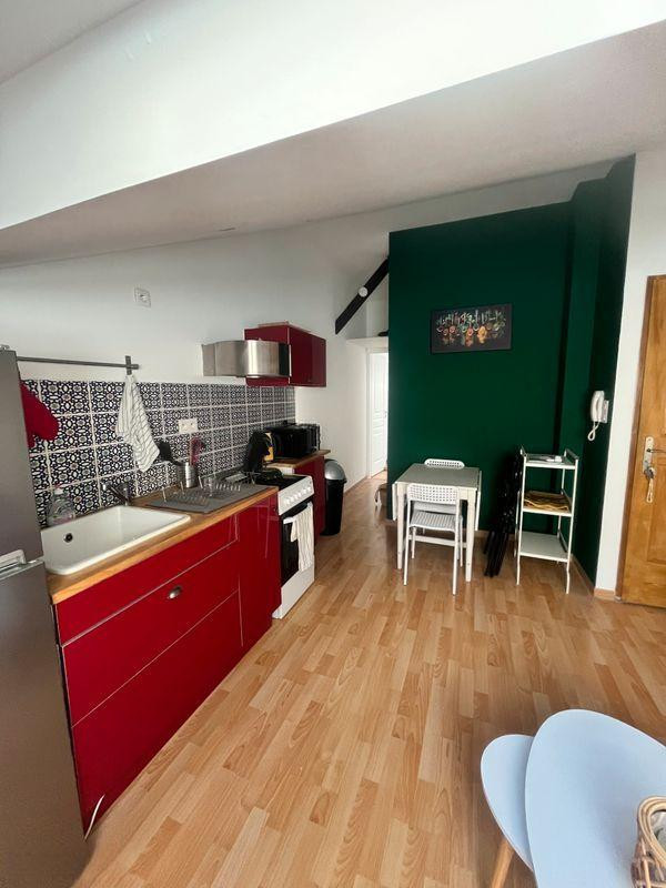 
                                                Location
                                                 Loue T2 meublé 37m² Chartreux