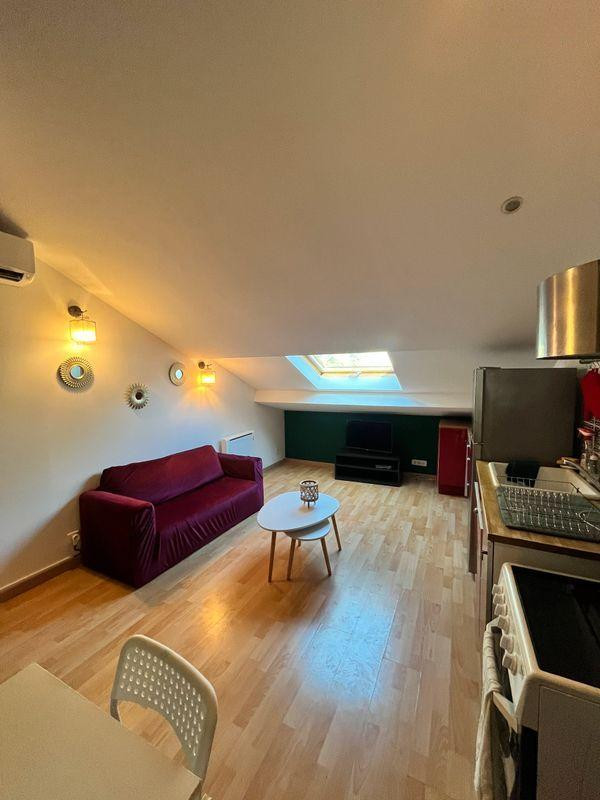 
                                                Location
                                                 Loue T2 meublé 37m² Chartreux