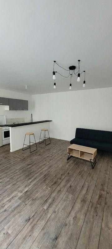 
                                                Location
                                                 Loue T2 meublé centre-ville