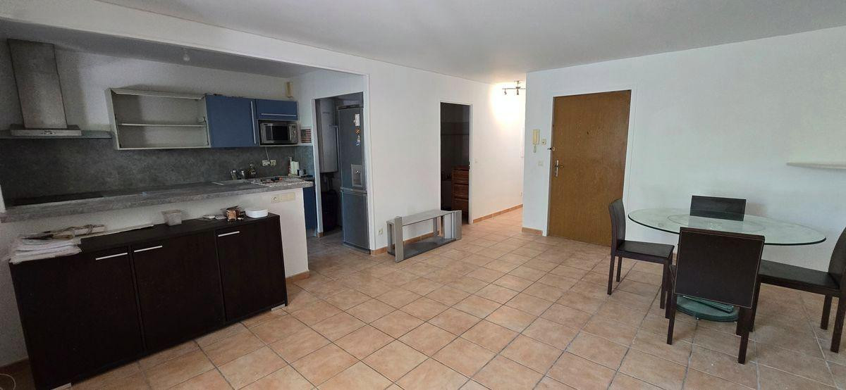 
                                                Location
                                                 Loue T2 meublé La Fourragère