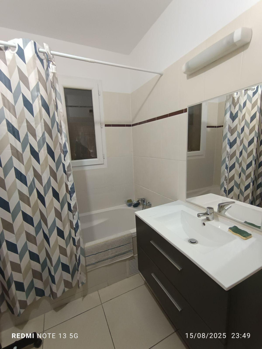 
                                                Location
                                                 Loue T2 meublé secteur université Perpignan