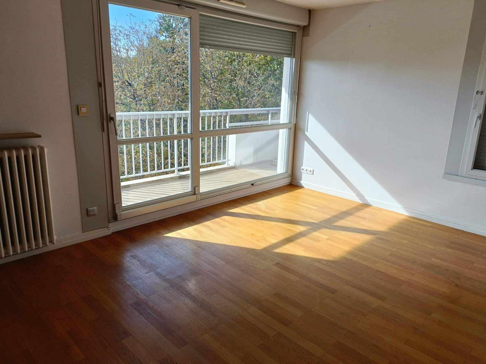 
                                                Location
                                                 Loue T4 au calme  Plateau de Saint Rambert 69009