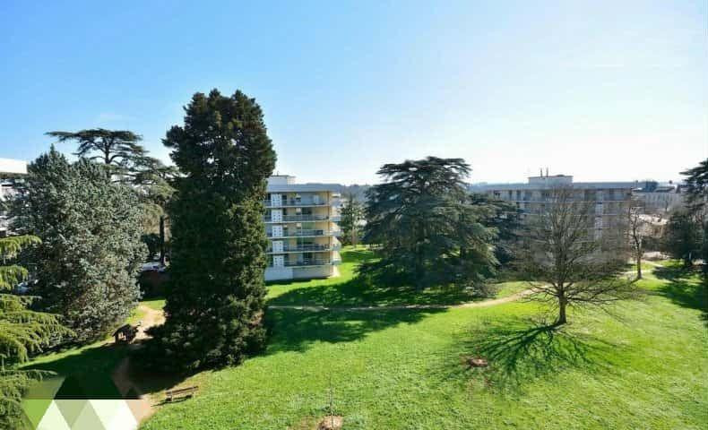 
                                                Location
                                                 Loue T4 sur le plateau de Saint Rambert 69009.