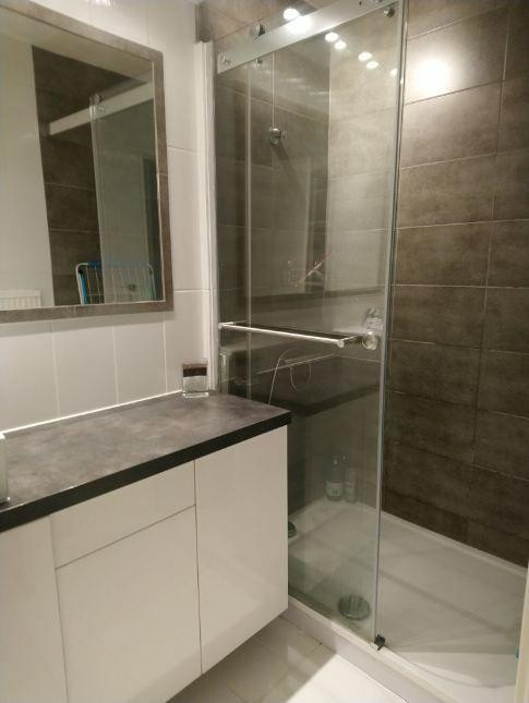 
                                                Location
                                                 Loue très beau 2 pièces meublé