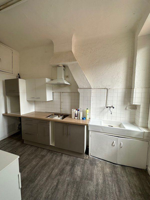 
                                                Location
                                                 Loue Type 2/3 Marseille 4