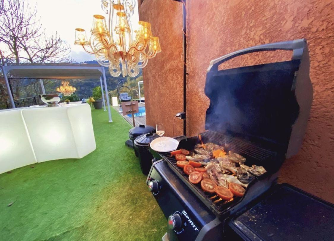 
                                                Location
                                                 Loue Villa Meublée pour famille à Mandelieu