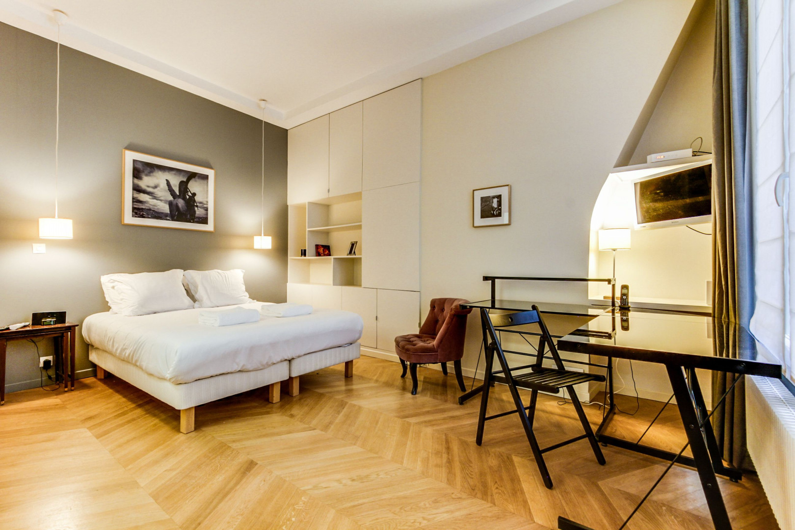 
                                                Location
                                                 Louvre - Saint Honore 2 Bedrooms (loyer tout inclus)