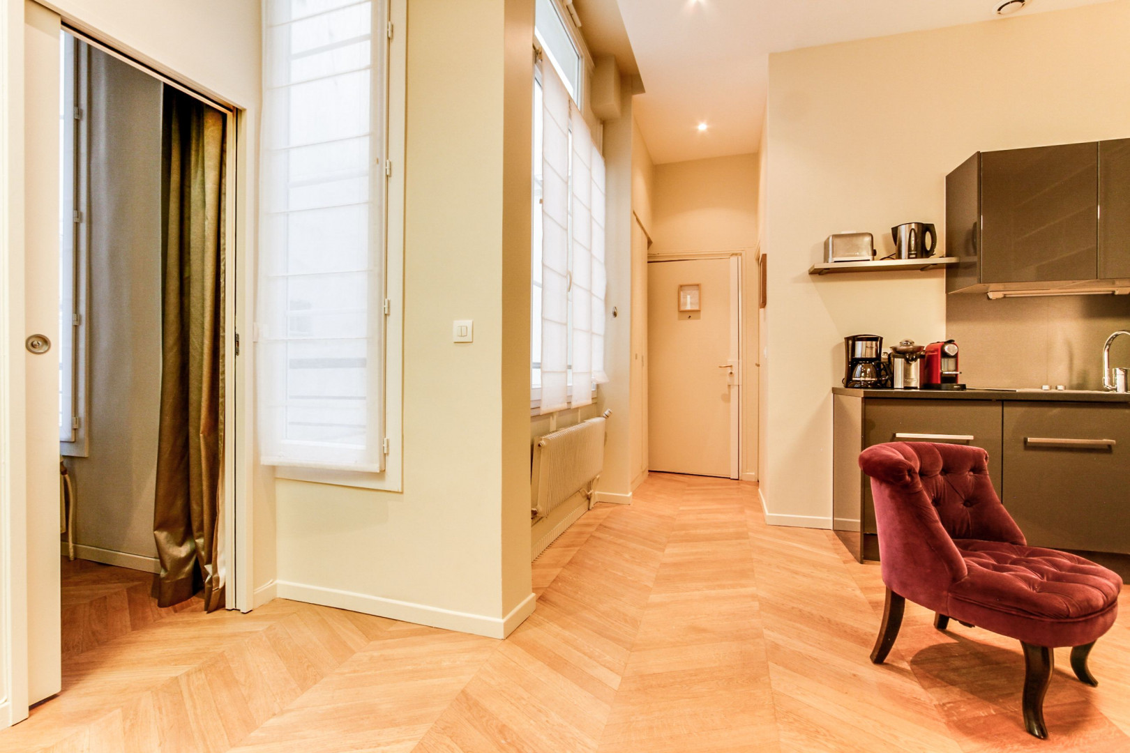 
                                                Location
                                                 Louvre - Saint Honore 2 Bedrooms (loyer tout inclus)