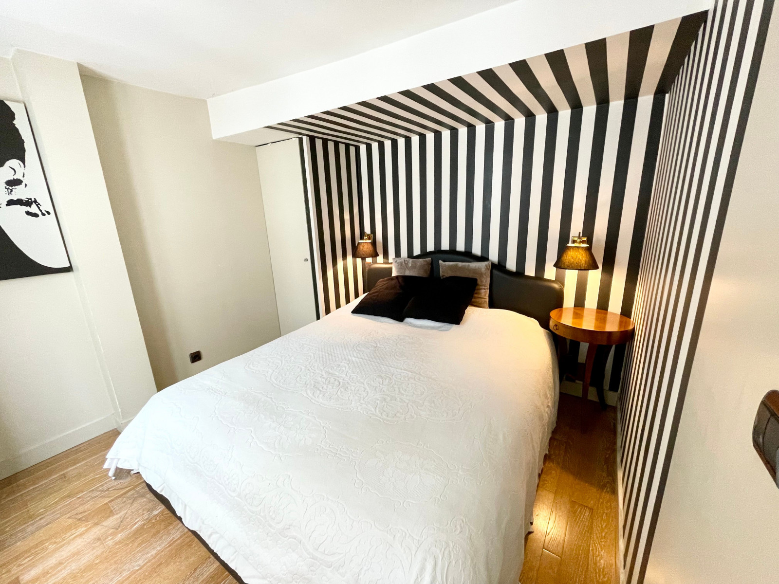 
                                                Location
                                                 Lovely apartment in the Heart of Paris' Japanese District (loyer tout inclus)