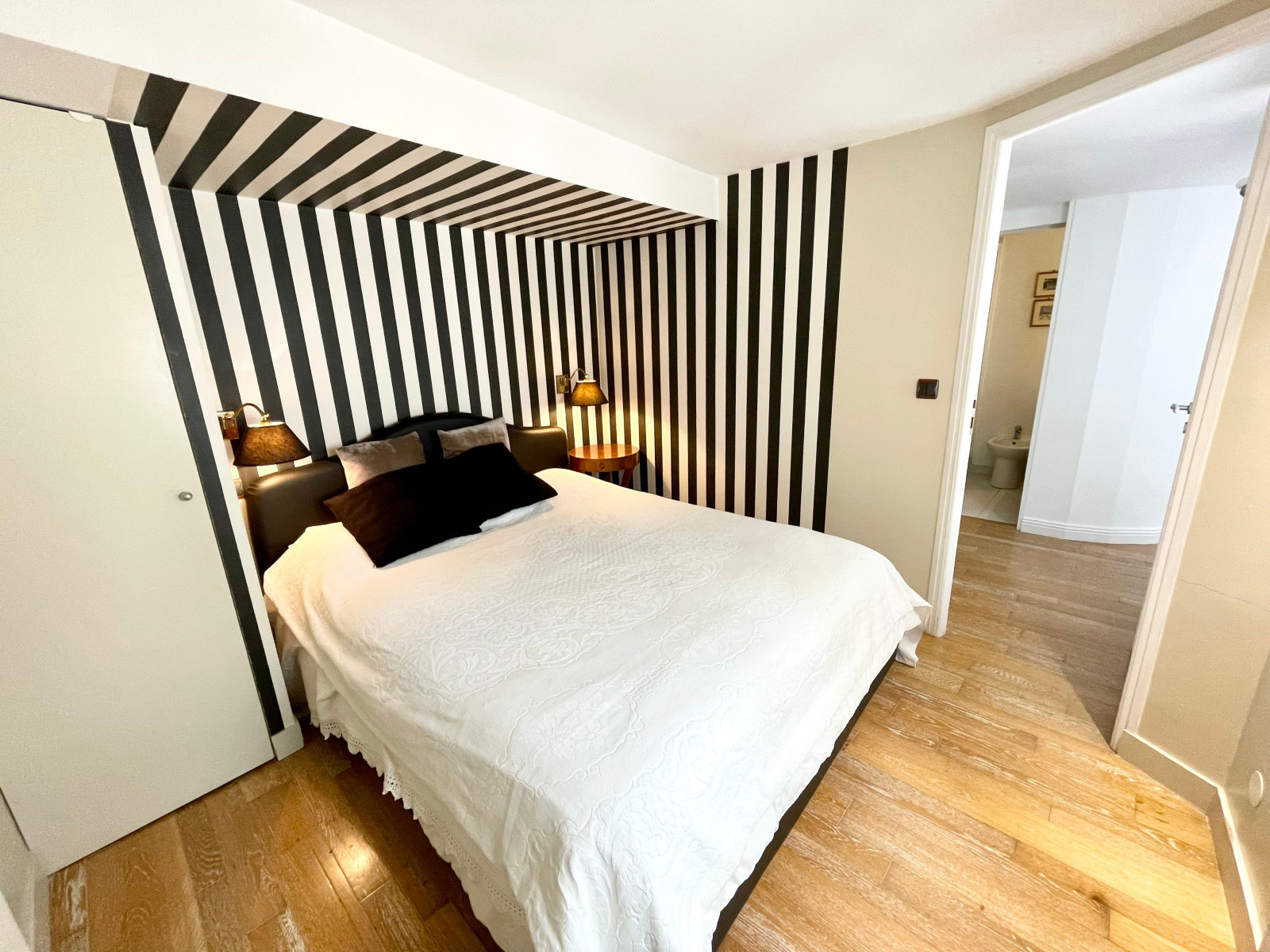 
                                                Location
                                                 Lovely apartment in the Heart of Paris' Japanese District (loyer tout inclus)