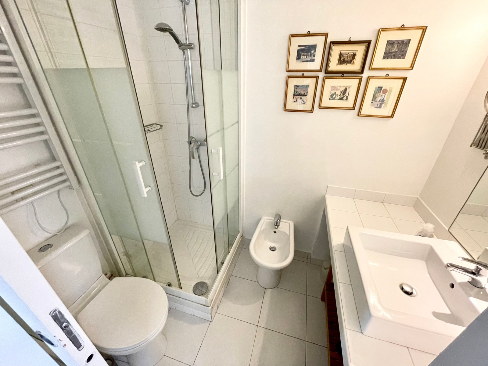 
                                                Location
                                                 Lovely apartment in the Heart of Paris' Japanese District (loyer tout inclus)