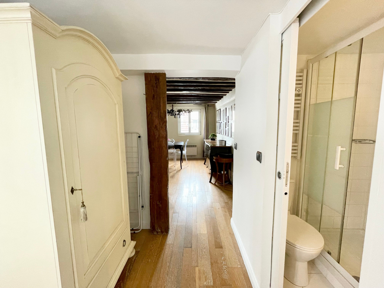 
                                                Location
                                                 Lovely apartment in the Heart of Paris' Japanese District (loyer tout inclus)