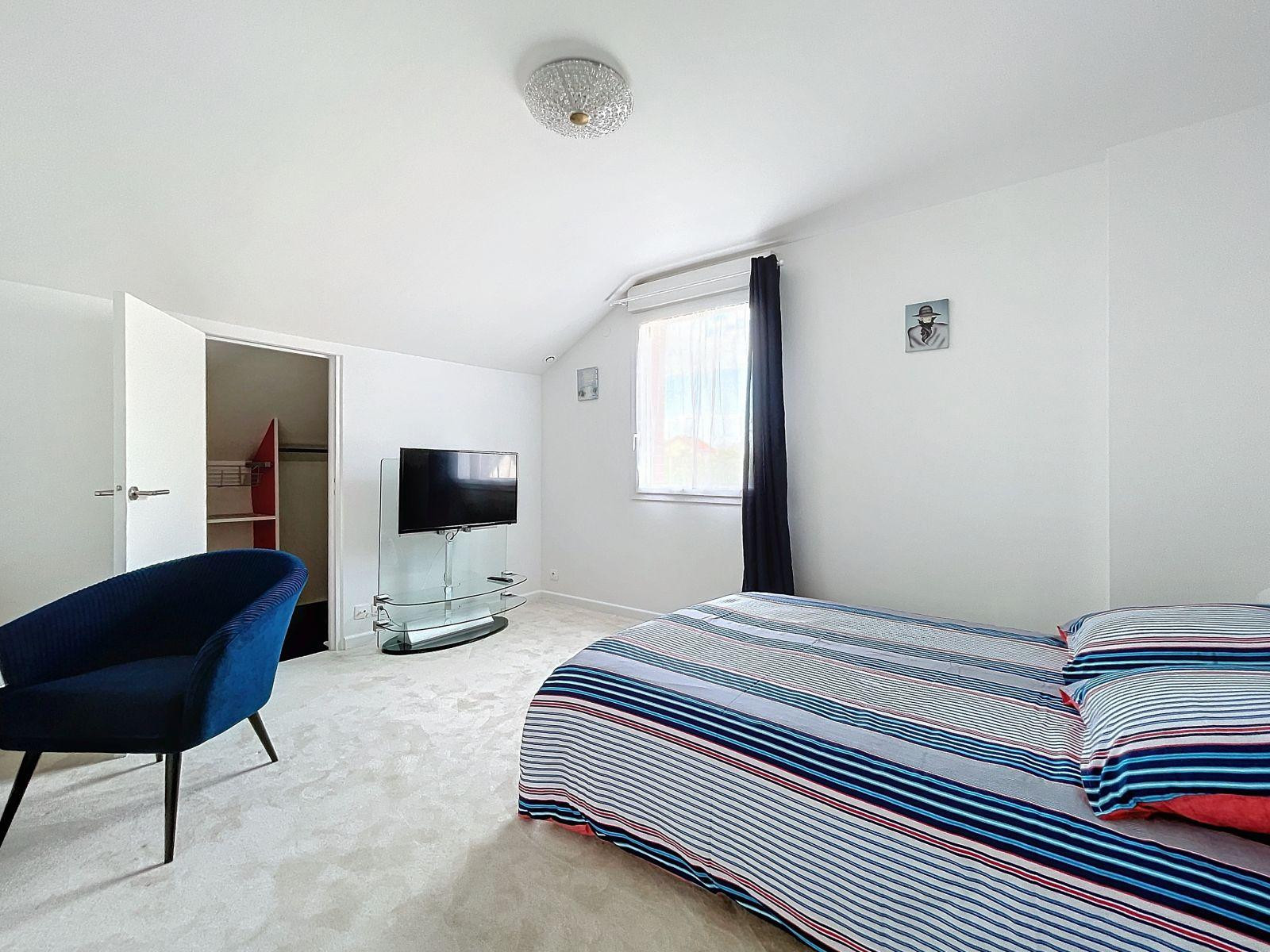 
                                                Location
                                                 Lumineux 3 pièces de standing