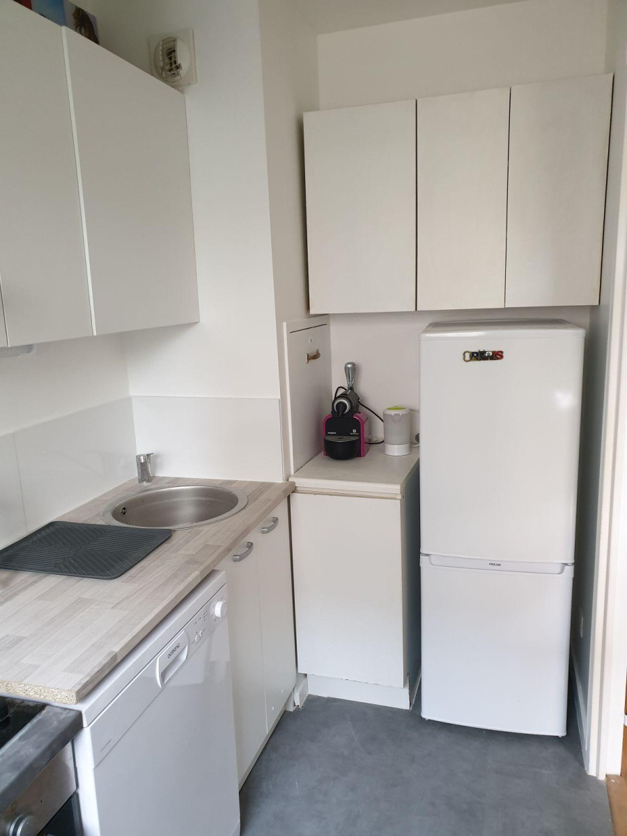 
                                                Location
                                                 Lumineux studio 28m2- 75020