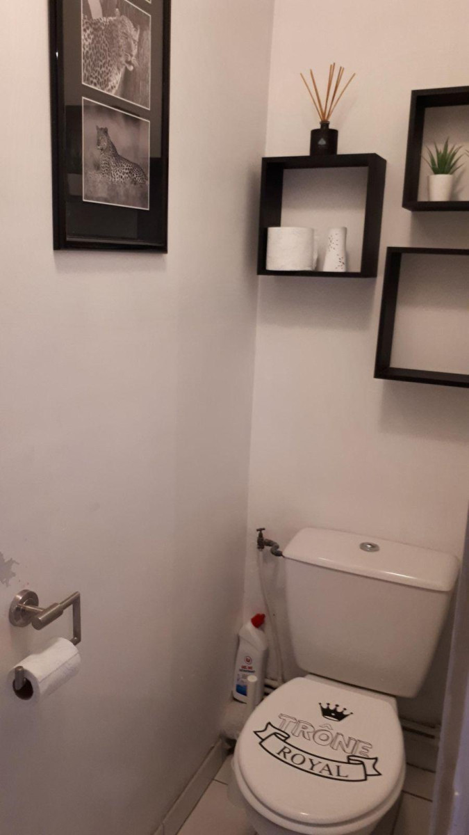 
                                                Location
                                                 Lumineux studio meublé  Aix Sud.