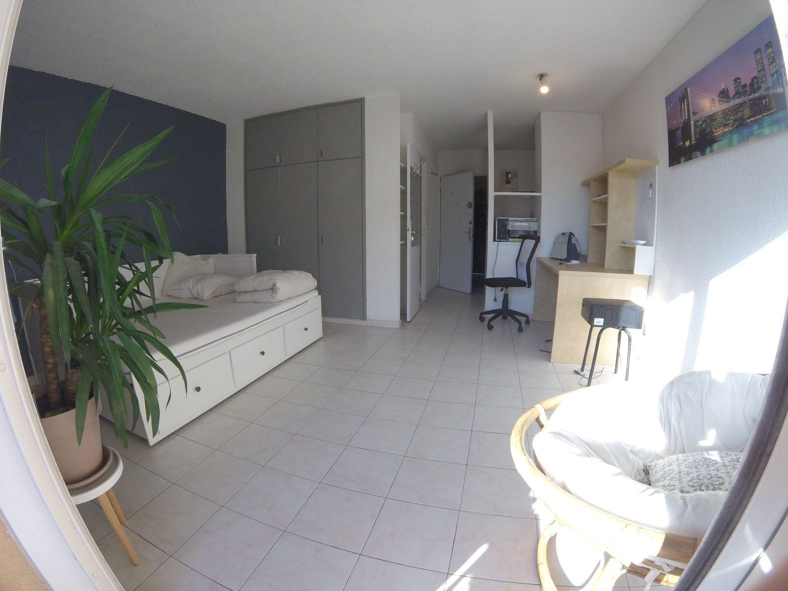 
                                                Location
                                                 Lumineux studio meublé  Aix Sud.