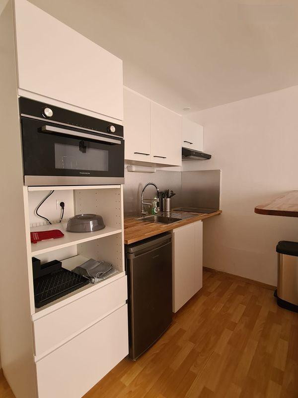 
                                                Location
                                                 Lumineux studio meublé de 26m² refait à neuf