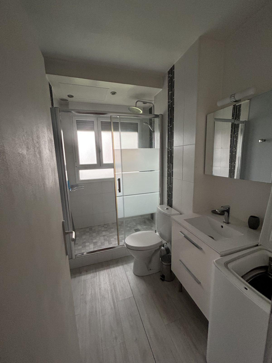 
                                                Location
                                                 Lyon 3 - Bel appartement meublé calme et lumineux.